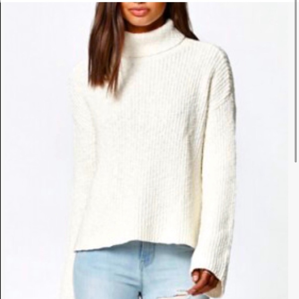 Kendall & KYLIE Boucle Cream Sweater